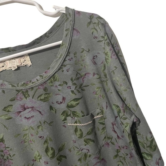 Anthropologie T.la Gray 3/4 Sleeve Top w/Purple Floral Design - Picture 2 of 7